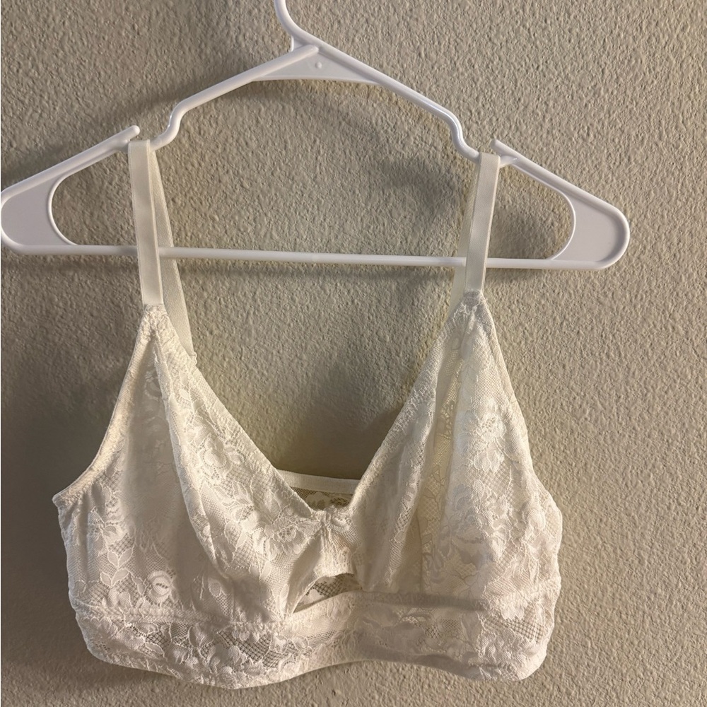 Colsie Lace Bralette in White